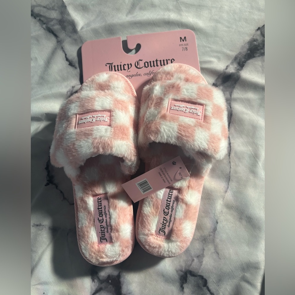 SOLD ON DEPOP NWT juicy slides